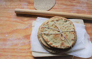 Pane azzimo (senza lievito, cotto in padella o in forno)