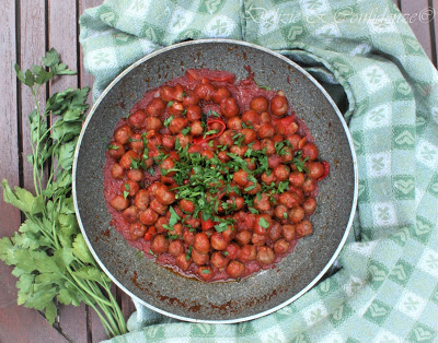 Polpettine (mini) al sugo con peperoni rossi 