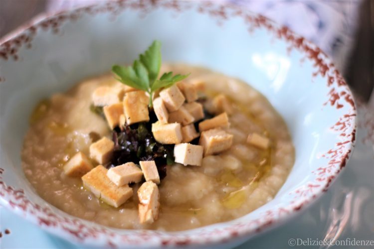 Tofu grigliato con crema di topinambur e alghe