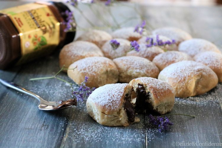 Corona con crema alla nocciola, al profumo di cocco (senza uova, latte, burro)