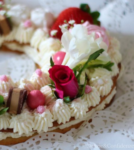 Heart Cream Tarte con frolla alle mandorle, Namelaka al cocco e cioccolato