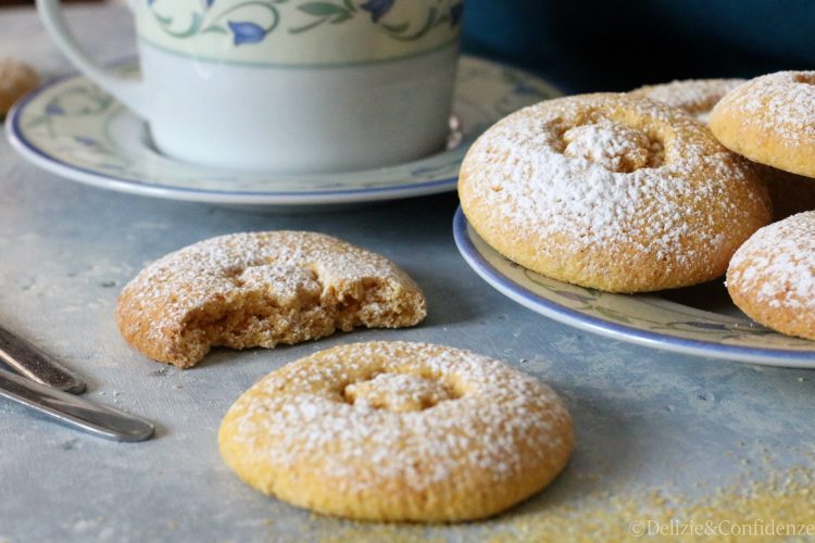 Biscotti con farina di mais senza glutine e vegan