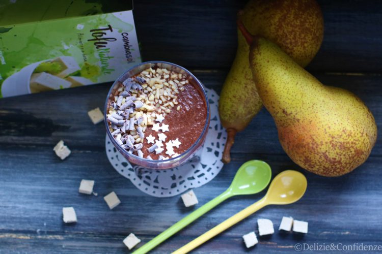 Smoothie alle pere e cioccolato con tofu
