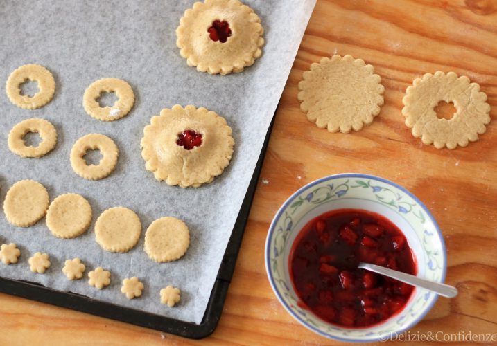 Mini pie alle fragole, cardamomo e cannella