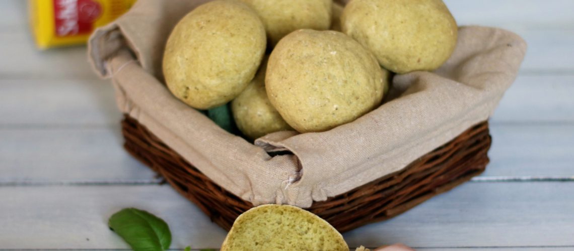 Panini al pesto (senza glutine e senza lattosio)