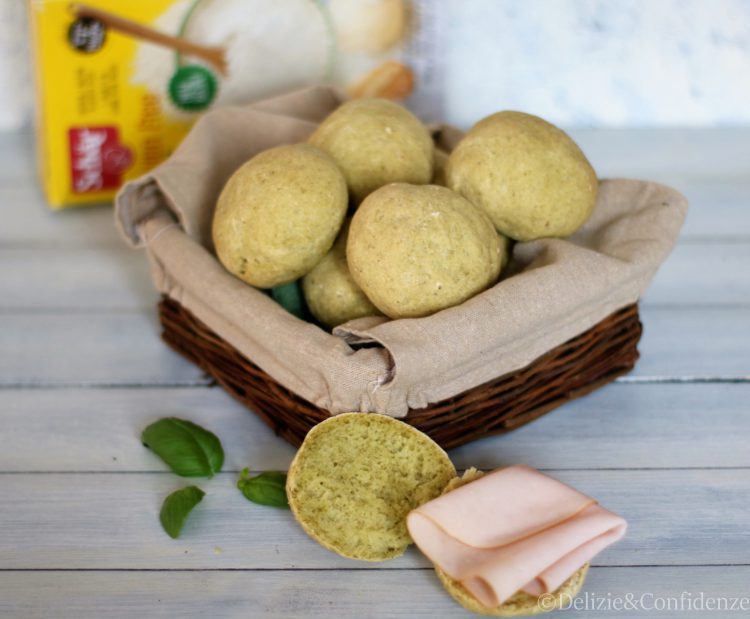 Panini al pesto (senza glutine e senza lattosio)