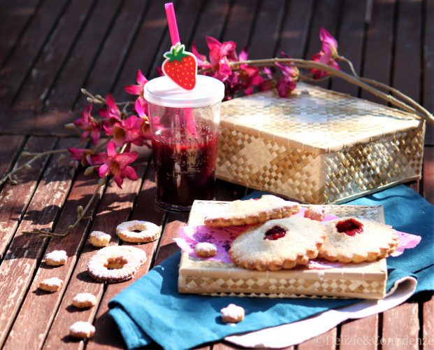 Mini pie alle fragole, cardamomo e cannella