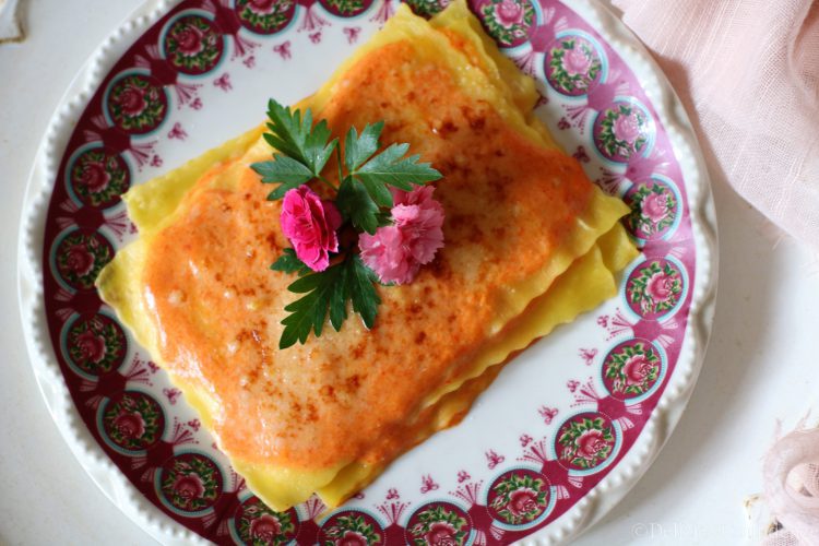 Lasagnette scomposte con crema di peperoni e rabarbaro