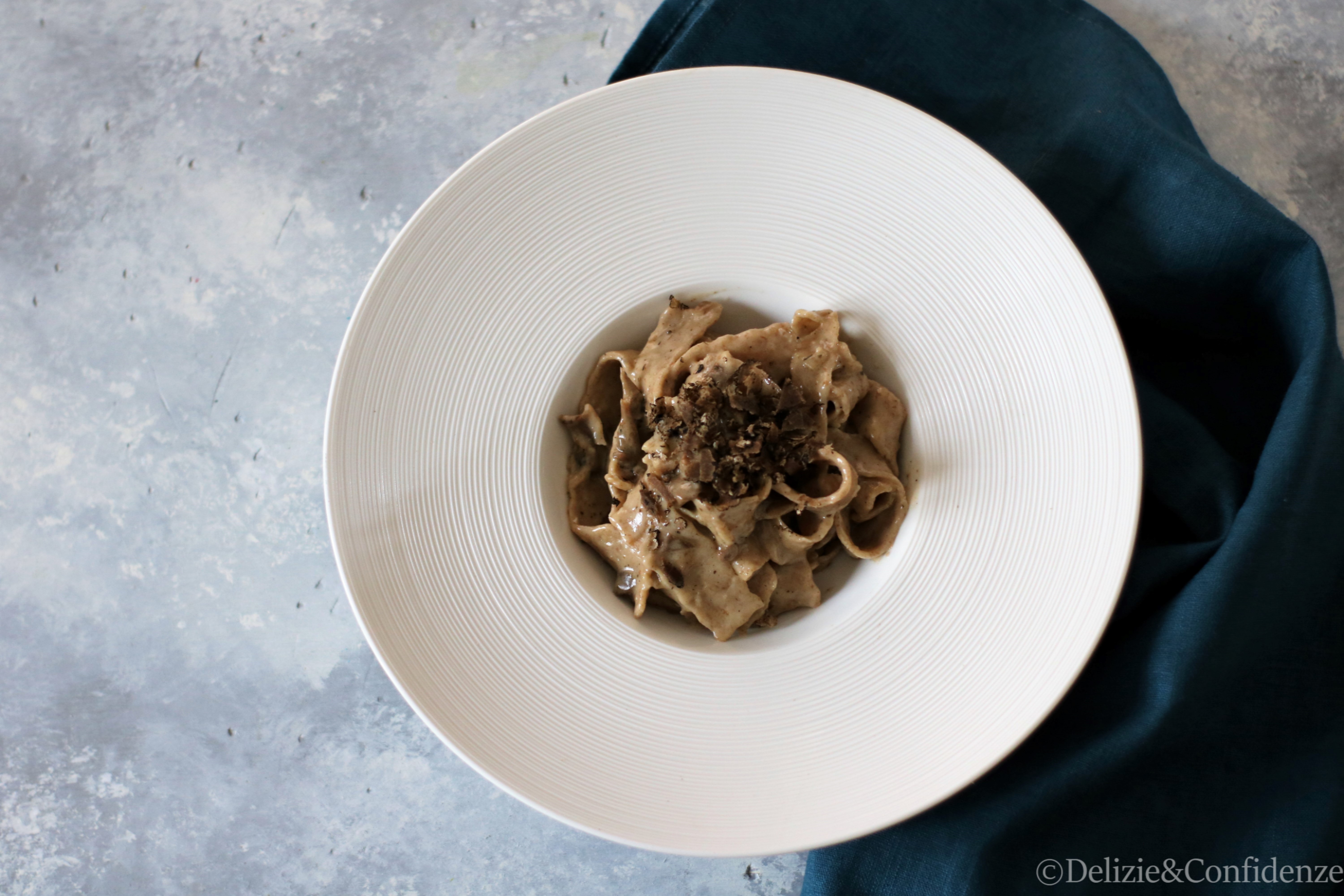 Pappardelle semintegrali (con uova di papera) con crema di porcini e