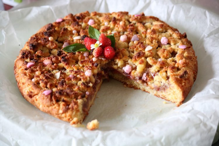 Sbriciolata Fiordifrutta fragole e fragoline di bosco (senza latte e burro, con solo zucchero della frutta)