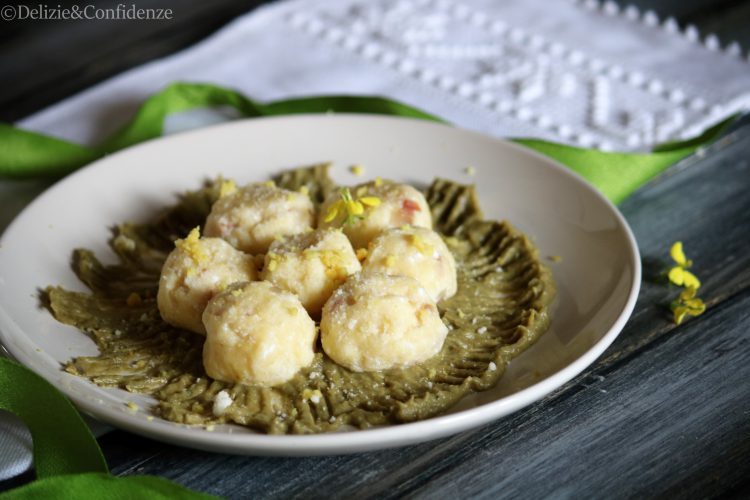 Gnocchi di ricotta con salsa di carciofi