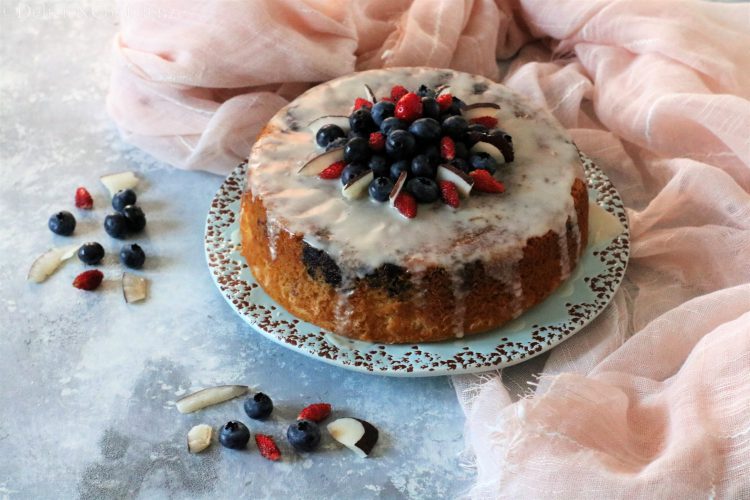Torta all'acqua di cocco e mirtilli cotta in pentola (vegan & gluten free)