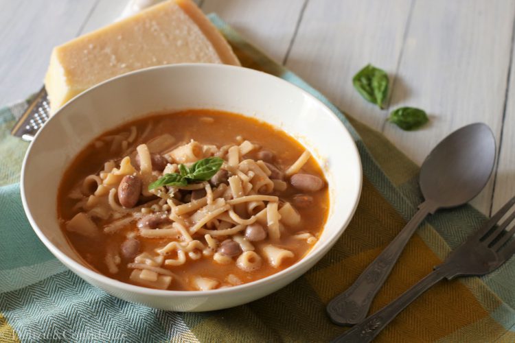 Minestra di fagioli borlotti freschi