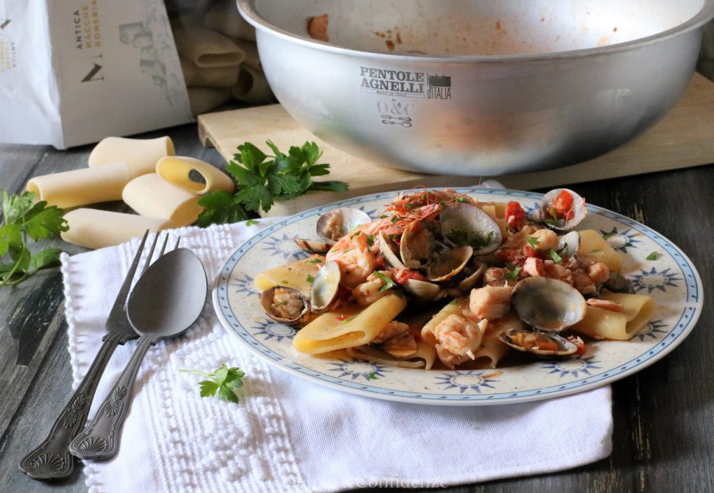 Paccheri misto mare