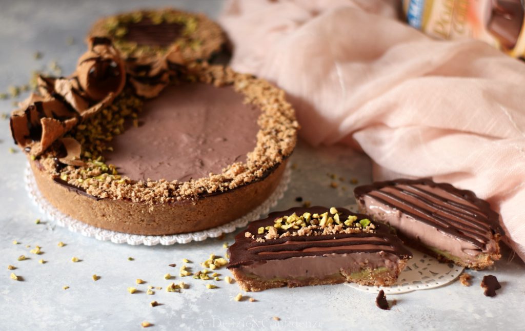 Torta con panna cotta al cioccolato e crema al pistacchio senza cottura