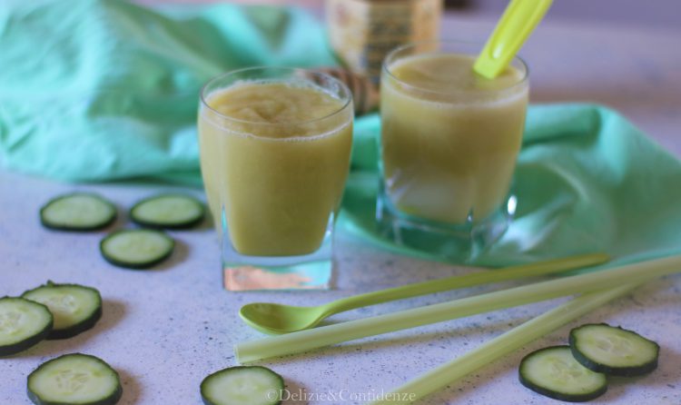 Frullato detox con frutta e verdura di settembre