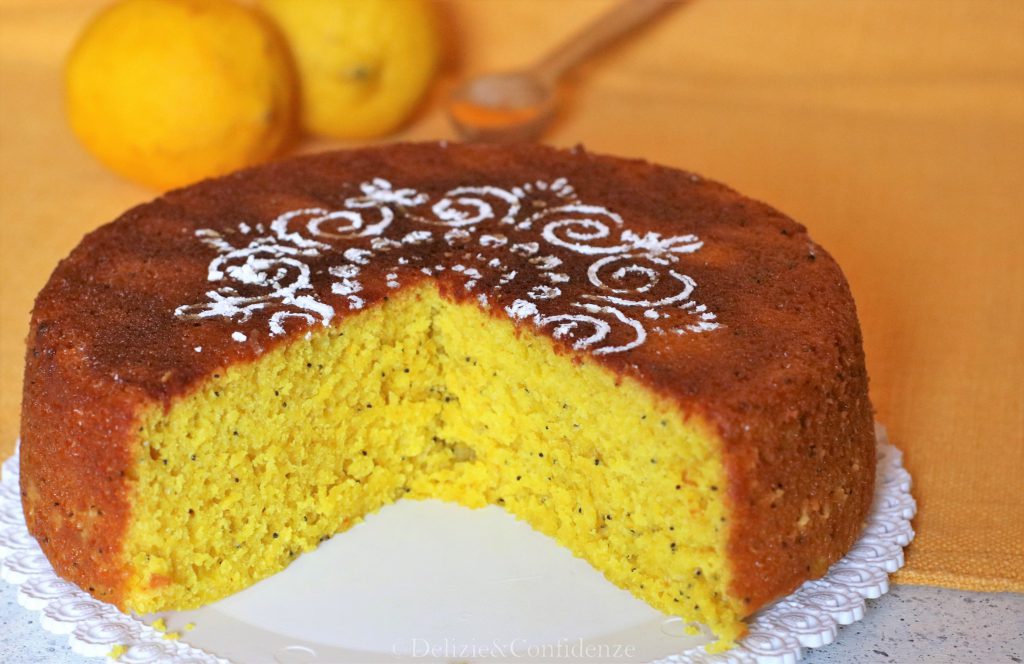 Torta in pentola al sapore di limonata, curcuma e semi di papavero (senza uova, senza burro, senza latte e senza zucchero)