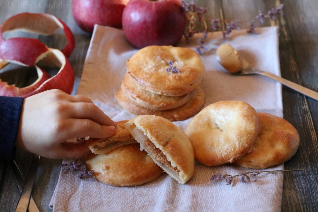 Biscotti alle mele e burro di arachidi