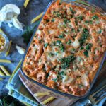 Timballo di penne lisce con ragù di lonza e piselli