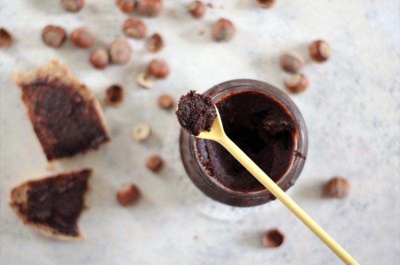 Crema alle nocciole vegan fatta in casa