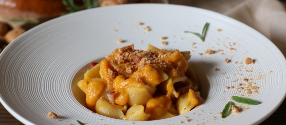 pasta con zucca e amaretti