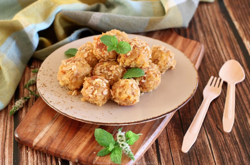 Polpette di ceci e peperoni con fiocchi d'avena