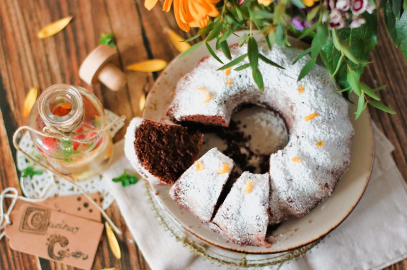 Torta con frullato di frutta e buccia di banana, senza uova e senza burro
