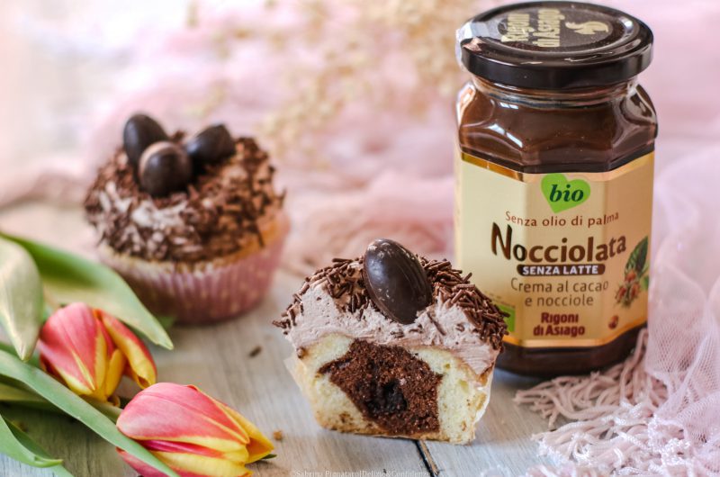 Cupcake nidi di Pasqua con cuore di Nocciolata