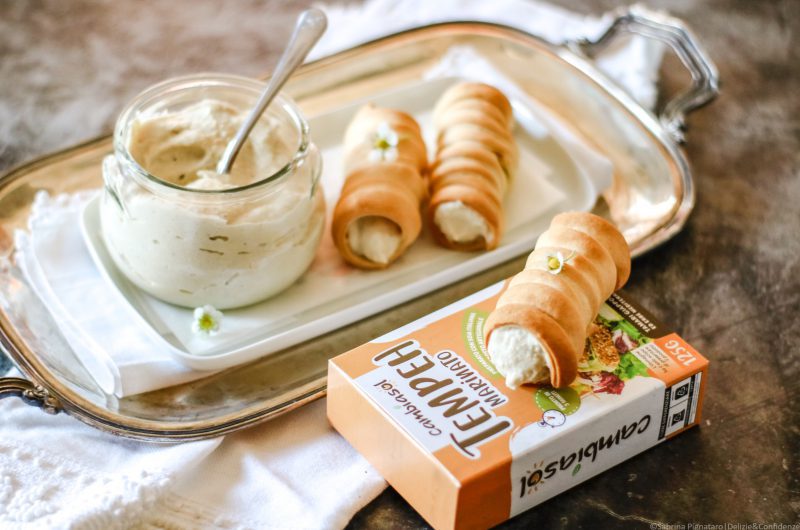 Cannoli di sfoglia con crema di tempeh e broccoli