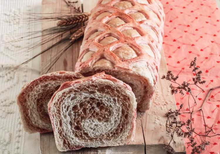 Pan bauletto variegato alla barbabietola