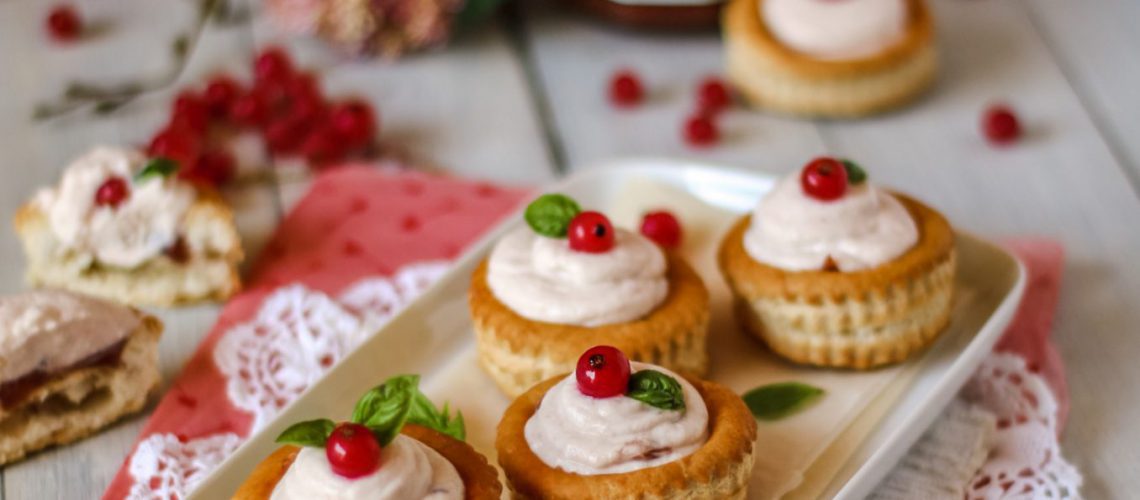 Vol au vent con ribes rosso