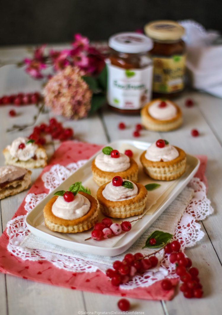 Vol au vent con ribes rosso