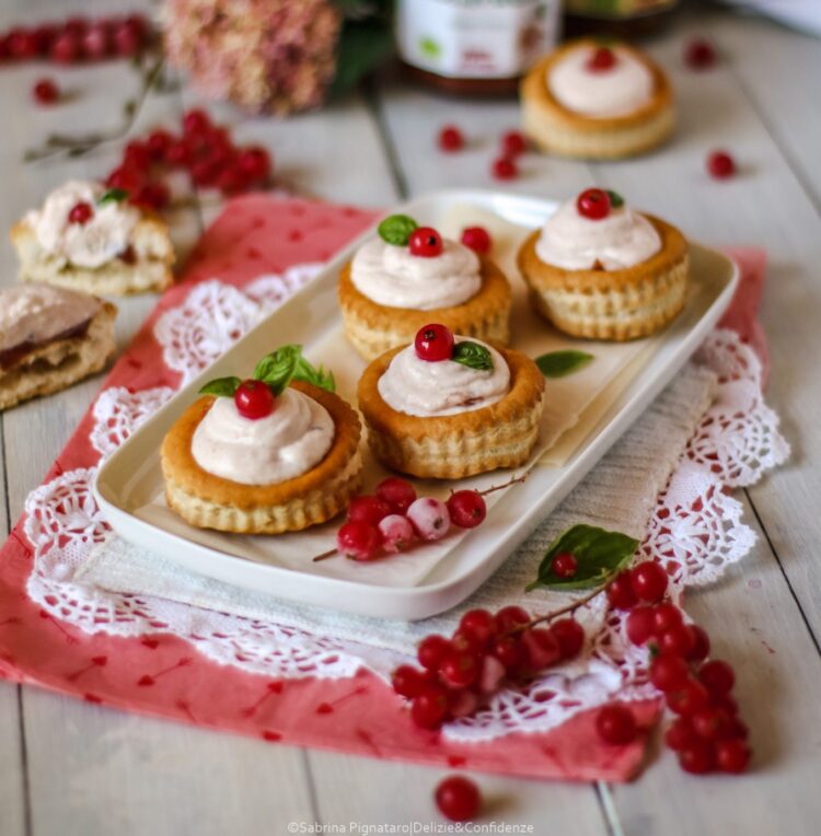 Vol au vent con ribes rosso