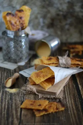 Croste di polenta croccanti