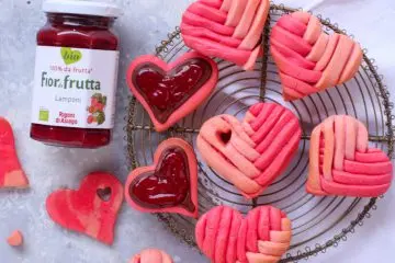 Cuori di frolla intrecciati
