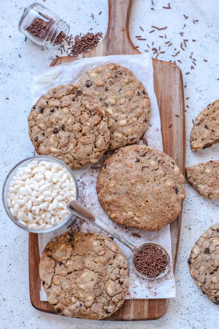 Cookies con riso soffiato e cioccolato