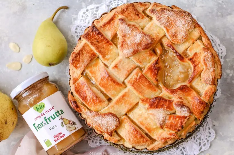 Crostata alle pere con mandorle