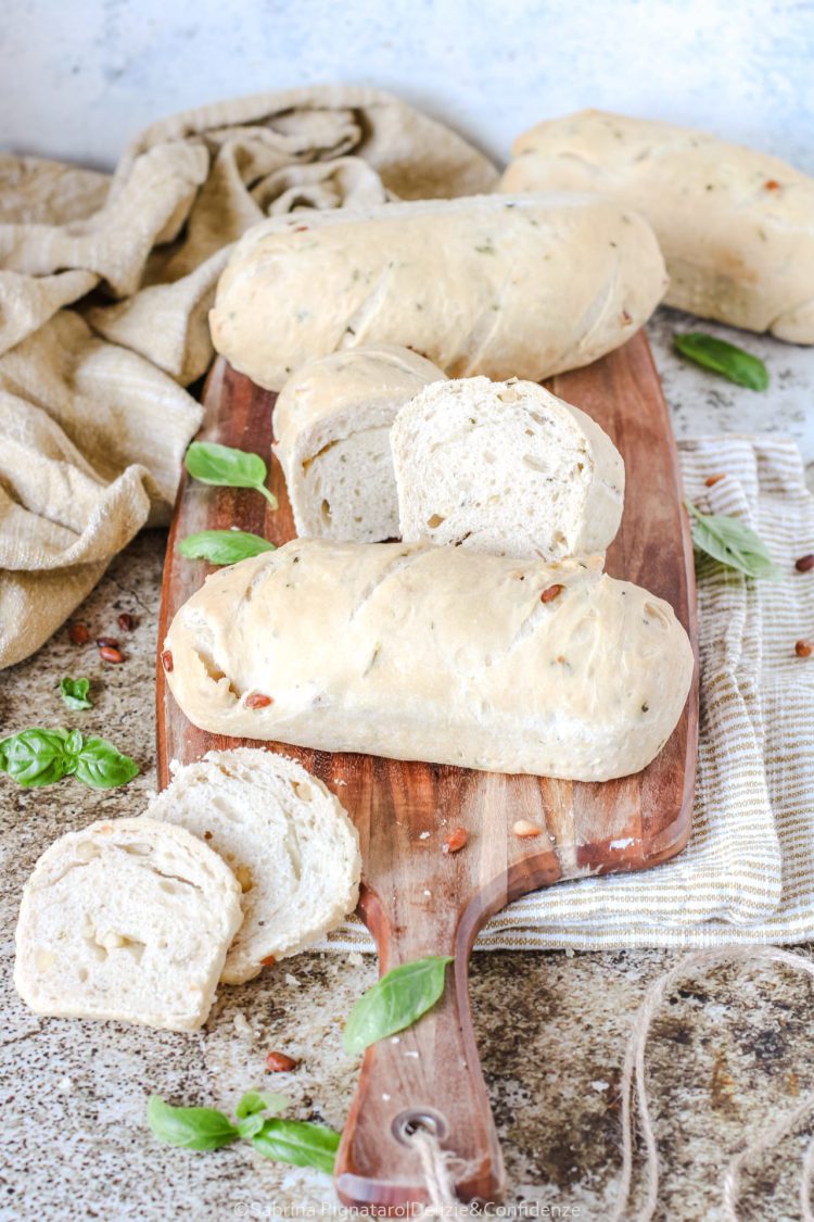 Panini al basilico e pinoli