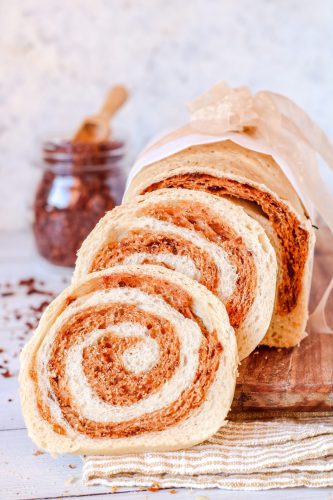 Panbautletto con granella di pomodori secchi