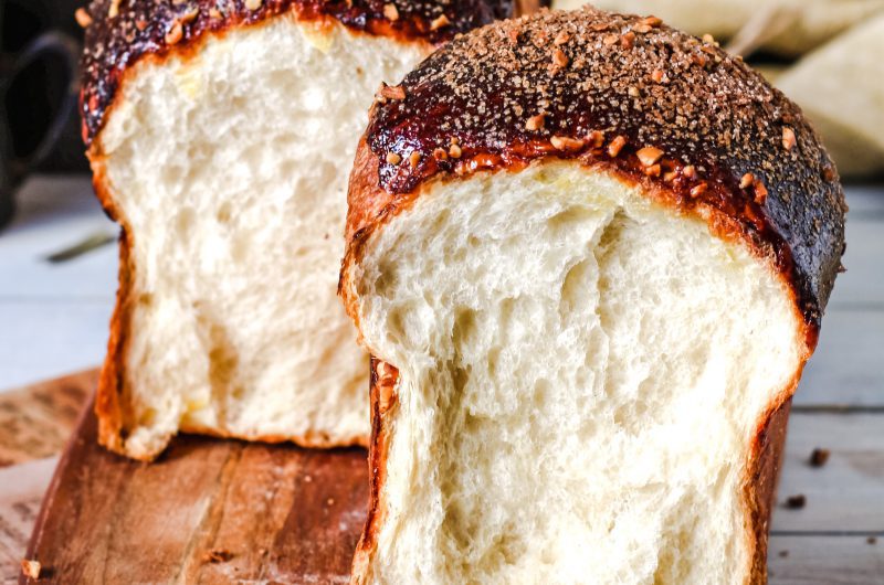 Pan brioche con yogurt di mandorle alla vaniglia