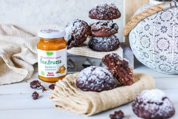 Biscotti al cioccolato, spezie e marmellata d'agrumi