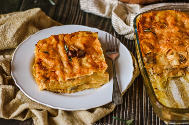 Lasagna alla zucca, funghi e salsiccia