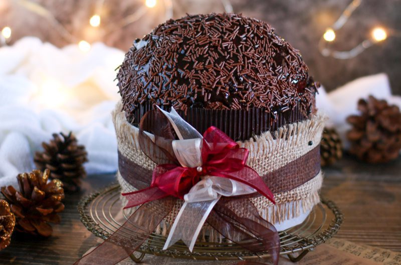 Panettone veloce al cacao con gocce di cioccolato fondente