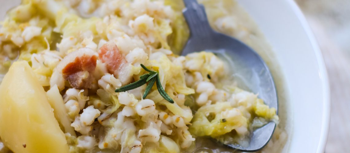 Minestra d'orzo e verza