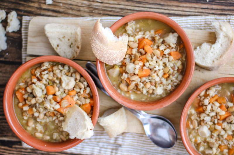 Zuppa dell'ortolano(zuppa di legumi e cereali con batate e cavolfiore)