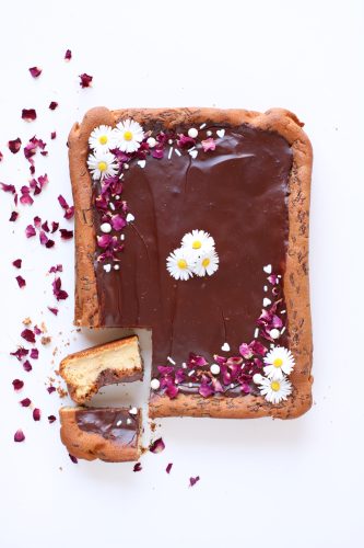 Torta con budino (dolce senza proteine del latte)