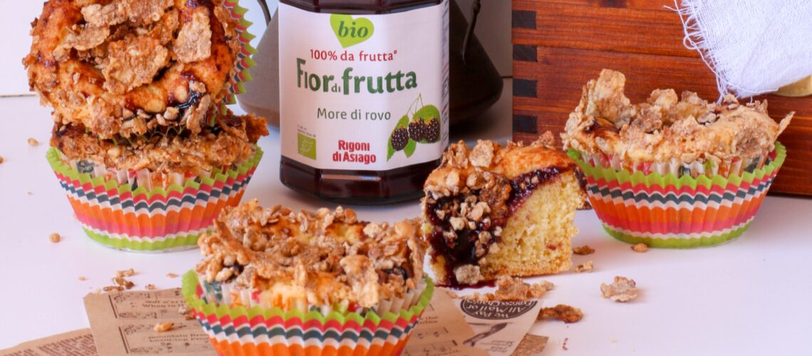Muffin more di rovo e cornflakes
