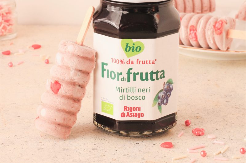 Stecco gelato banana e Fiordifrutta mirtilli neri di bosco