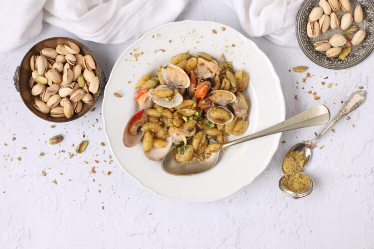 Pasta con pistacchi e frutti di mare
