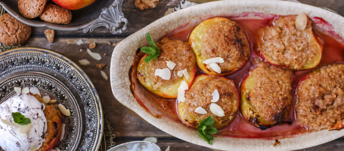 Pesche al passito con crumble di amaretti